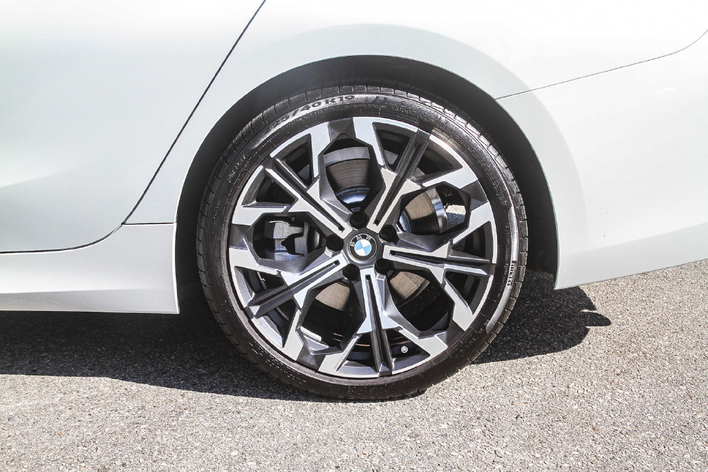 Used 2026 BMW 330i Sedan w/ Convenience Package RWD image 8