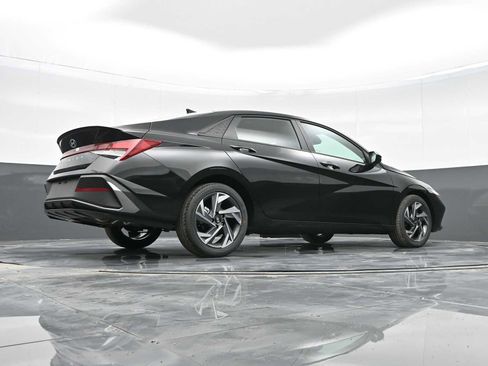 Certified 2025 Hyundai Elantra Sport w/ Cargo Package image 34