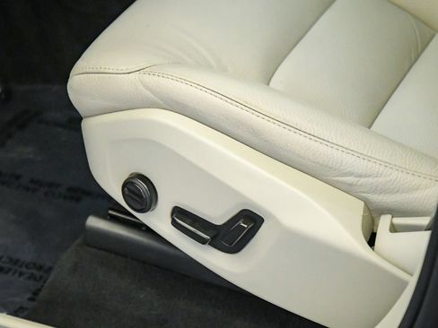 Certified 2025 Volvo XC90 B5 Core w/ Climate Package AWD/4WD image 25