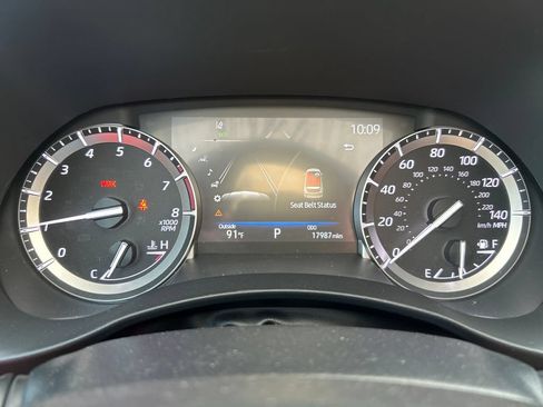 Used 2022 Toyota Highlander XSE FWD image 16