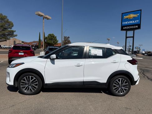 Used 2021 Nissan Kicks SV FWD image 10