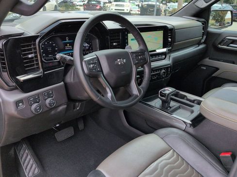 Used 2025 Chevrolet Silverado 1500 ZR2 AWD/4WD image 10