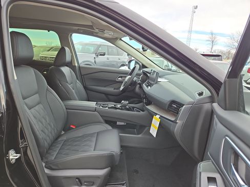 New 2026 Nissan Rogue Platinum w/ Tech Package image 15