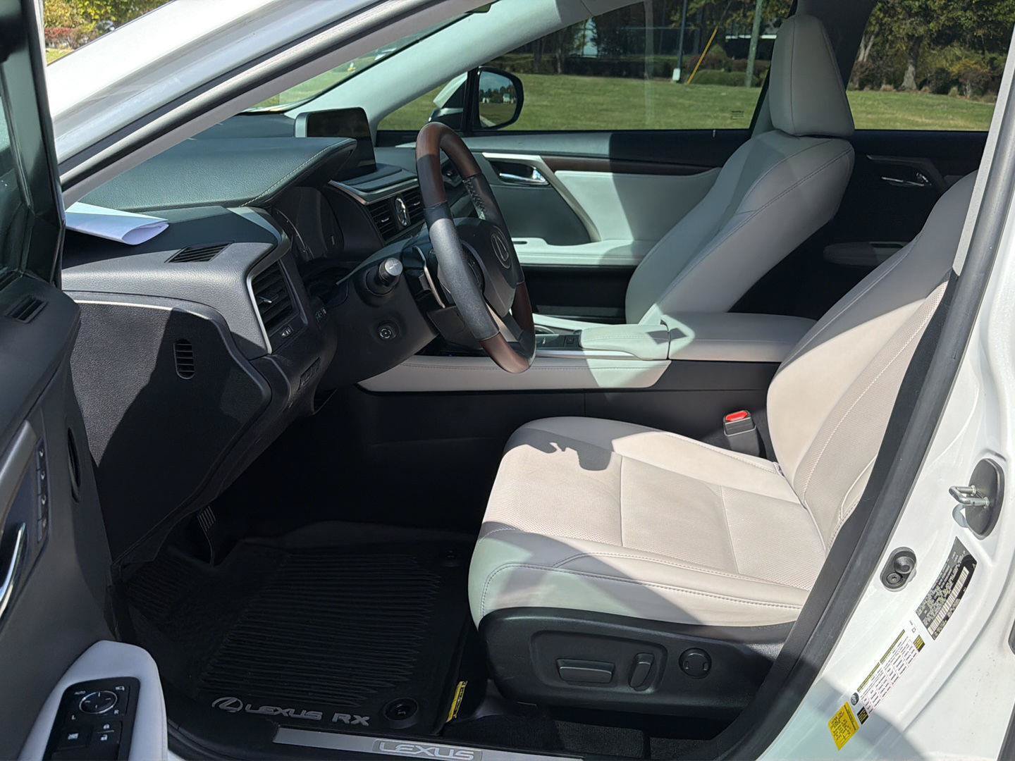 Used 2022 Lexus RX 350 FWD w/ Premium Package image 10