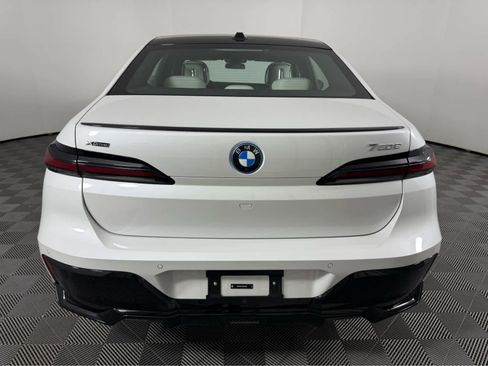 New 2026 BMW 750e xDrive w/ Executive Package image 5
