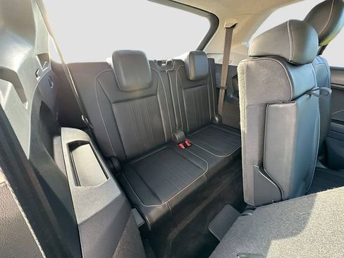 Used 2024 Volkswagen Tiguan SE image 26