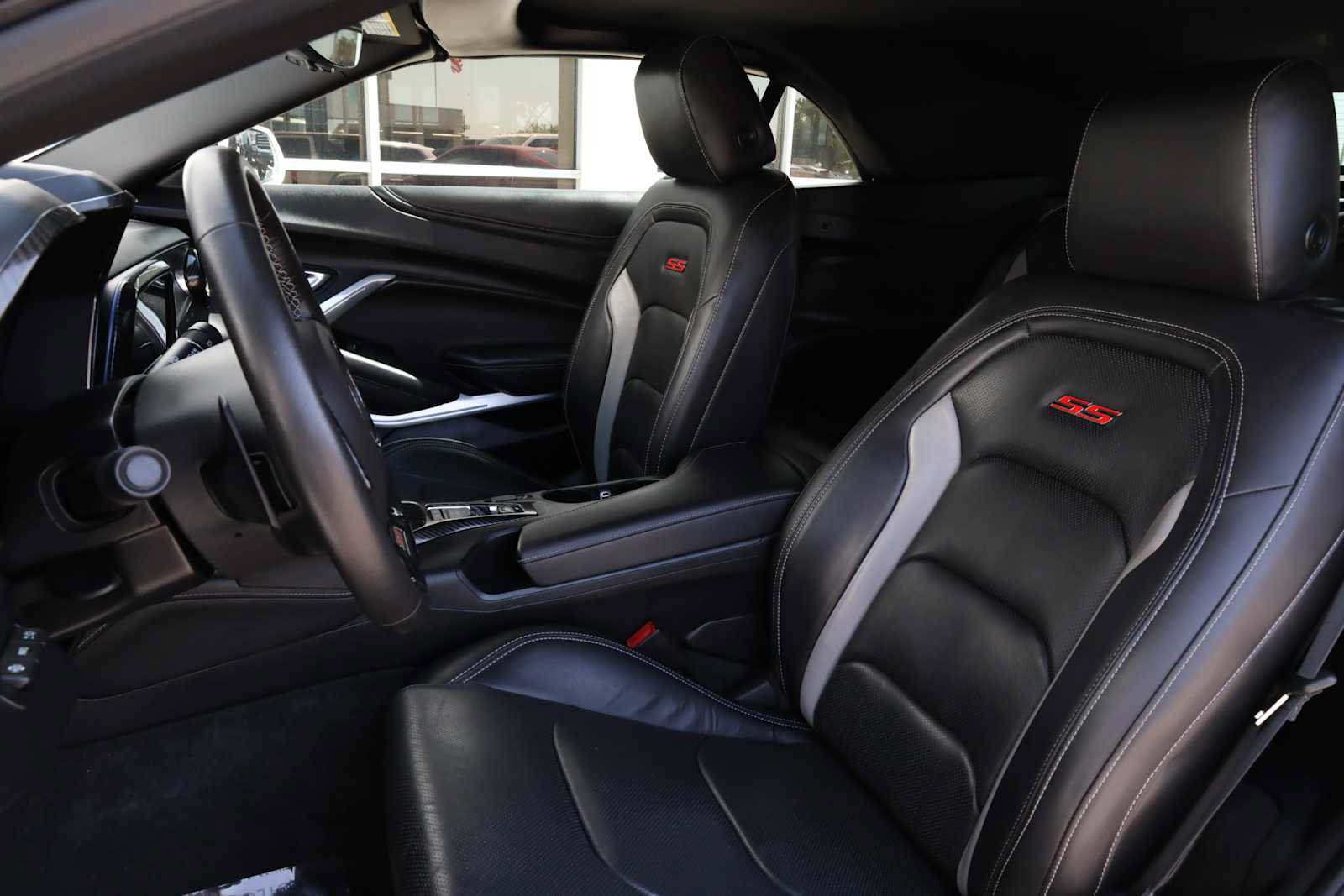 Used 2020 Chevrolet Camaro SS RWD image 36