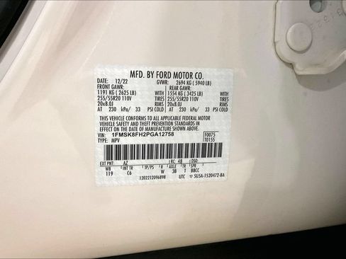 Certified 2023 Ford Explorer Limited w/ Equipment Group 301A AWD/4WD image 31
