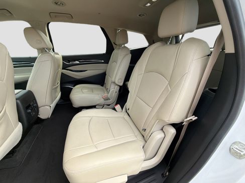 Used 2020 Buick Enclave Essence image 21