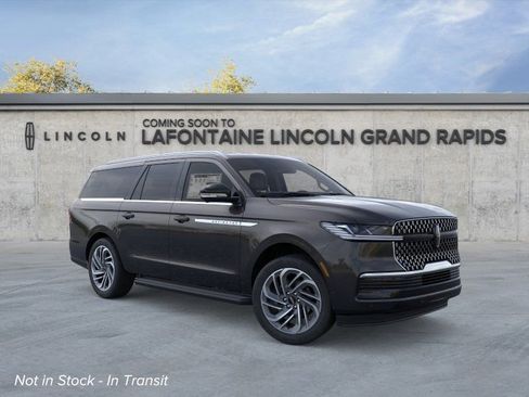 New 2026 Lincoln Navigator L Premier AWD/4WD image 7