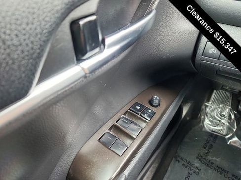 Used 2022 Toyota Camry LE image 29