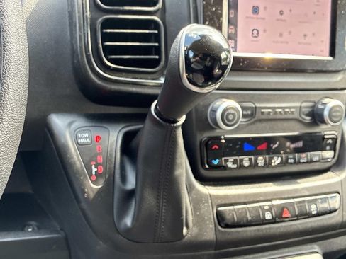 Used 2025 RAM ProMaster 2500 w/ U-Haul Equipment Group FWD image 36