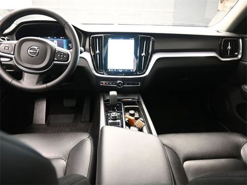 Certified 2024 Volvo S60 B5 Core image 9