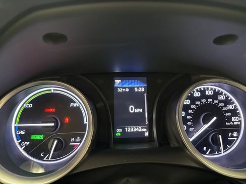 Used 2022 Toyota Camry LE image 27