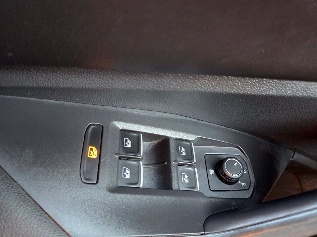 Used 2025 Volkswagen Jetta Sport FWD image 18