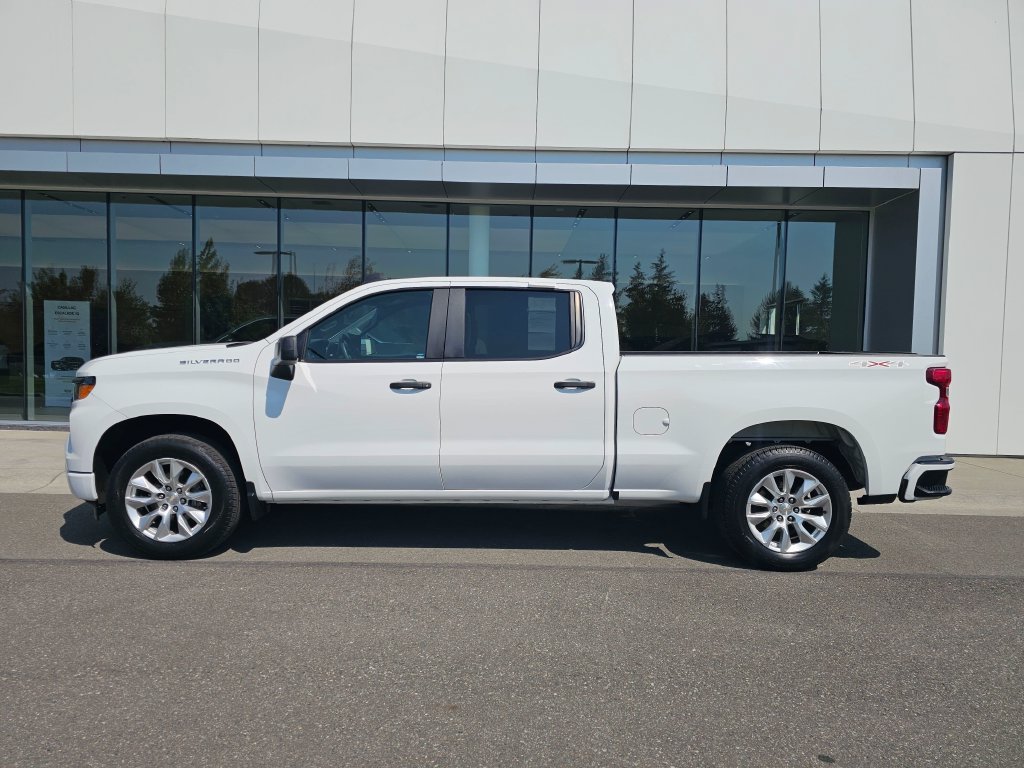 Used 2023 Chevrolet Silverado 1500 Custom AWD/4WD image 4