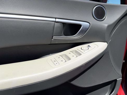 Used 2025 Hyundai Sonata SEL FWD image 8