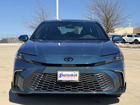 Used 2026 Toyota Camry SE w/ Convenience Package image 7