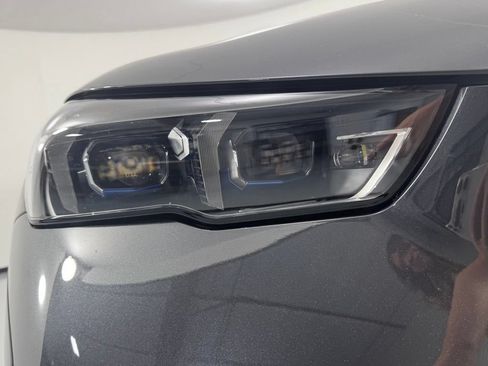 Used 2026 BMW 530i xDrive AWD/4WD image 9