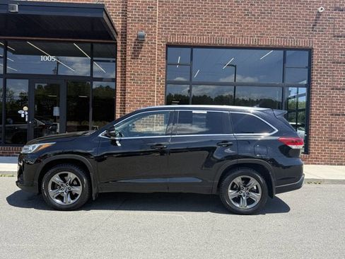 Used 2017 Toyota Highlander Limited AWD/4WD image 3