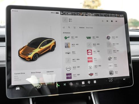 Used 2021 Tesla Model Y 2WD image 31