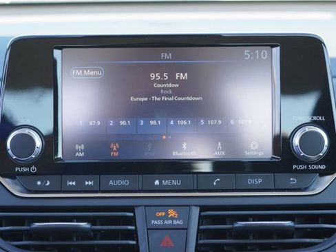 Used 2024 Nissan Altima 2.5 S FWD image 22