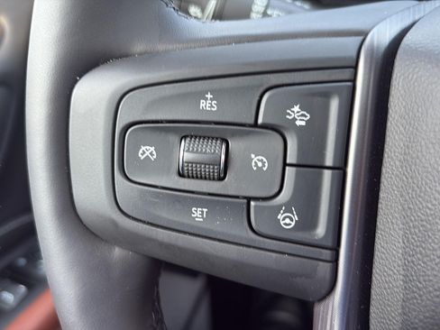 Used 2023 GMC Yukon Denali Ultimate AWD/4WD image 25