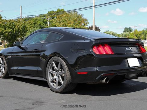 Used 2017 Ford Mustang GT image 6