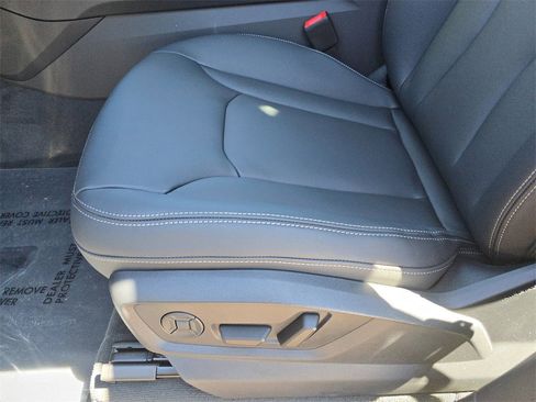 New 2026 Audi Q8 Premium image 17