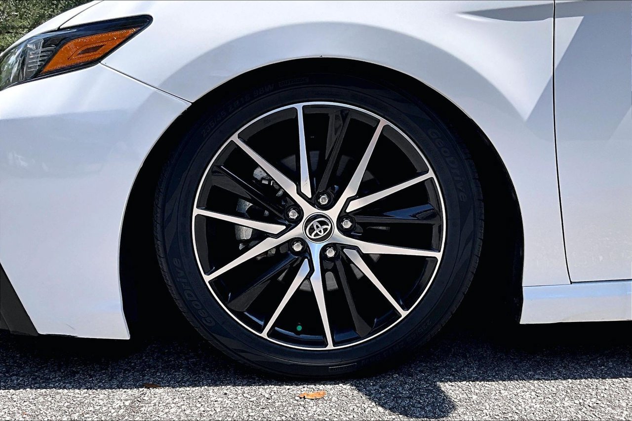 Used 2023 Toyota Camry SE FWD image 30