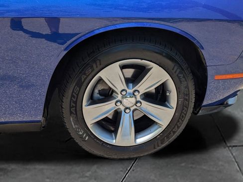Used 2022 Dodge Challenger SXT RWD image 10