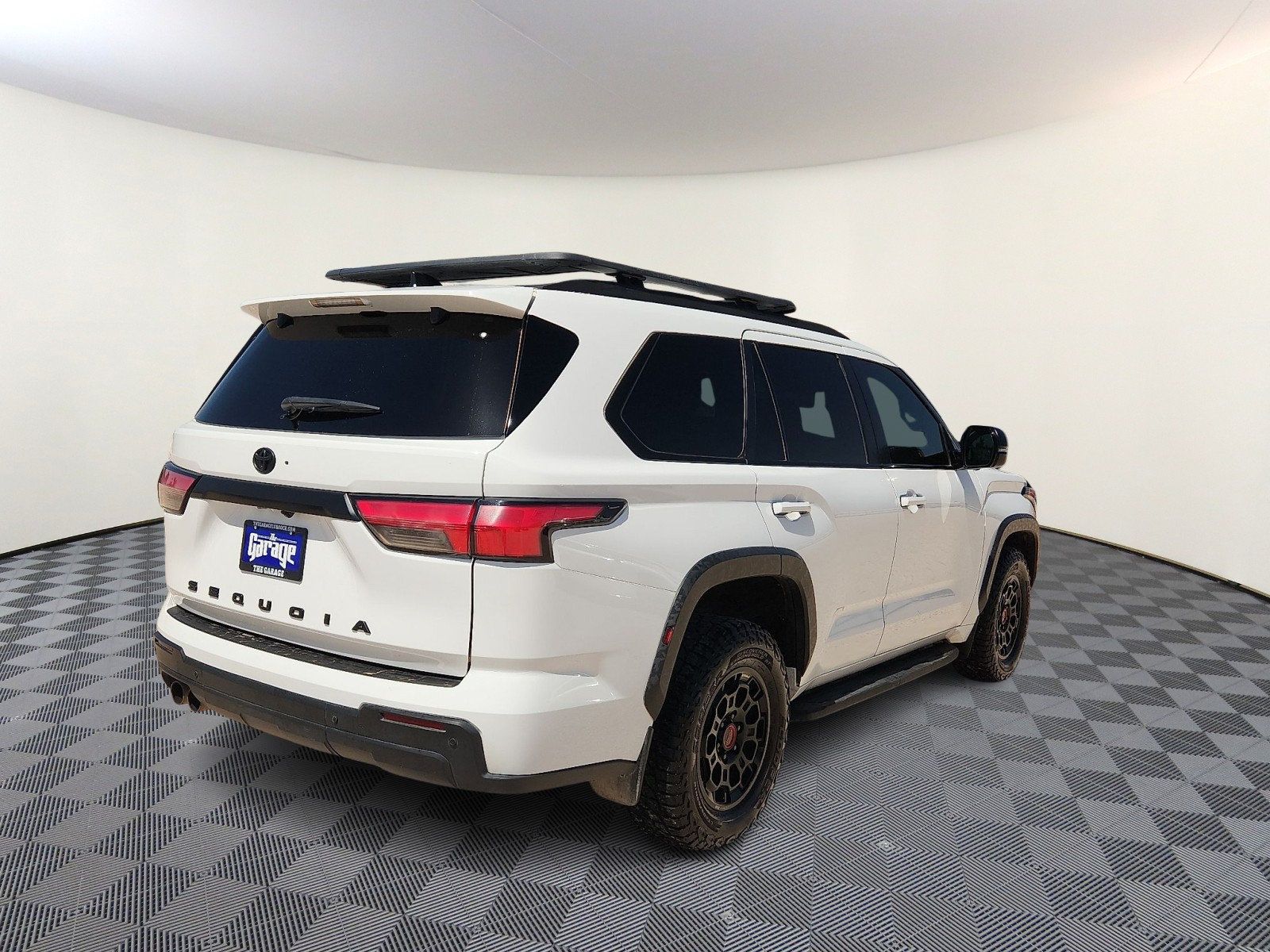 Used 2024 Toyota Sequoia TRD Pro AWD/4WD image 4