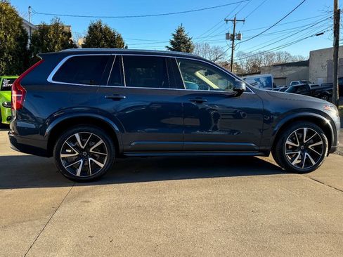 Used 2022 Volvo XC90 T6 Momentum w/ Advanced Package AWD/4WD image 2
