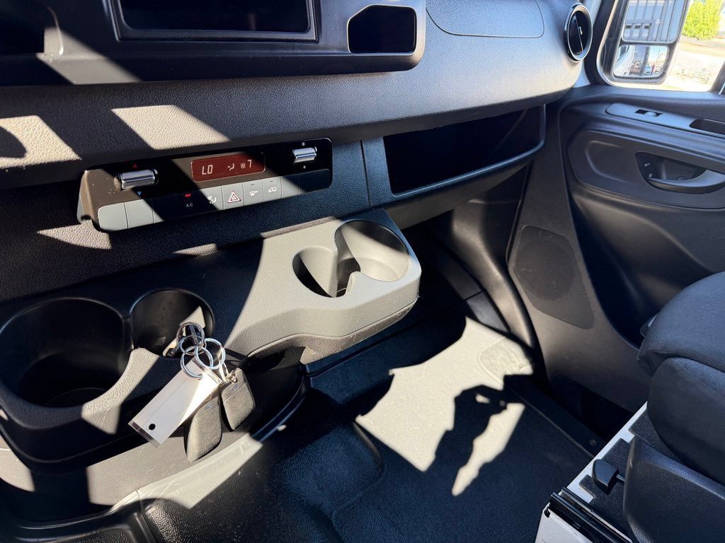 Used 2019 Mercedes-Benz Sprinter 144 image 27