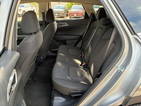 Used 2024 Kia Sportage LX FWD image 29