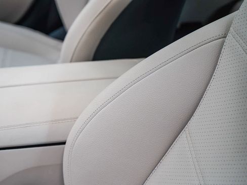 Used 2025 Mercedes-Benz C 300 4MATIC Sedan image 20