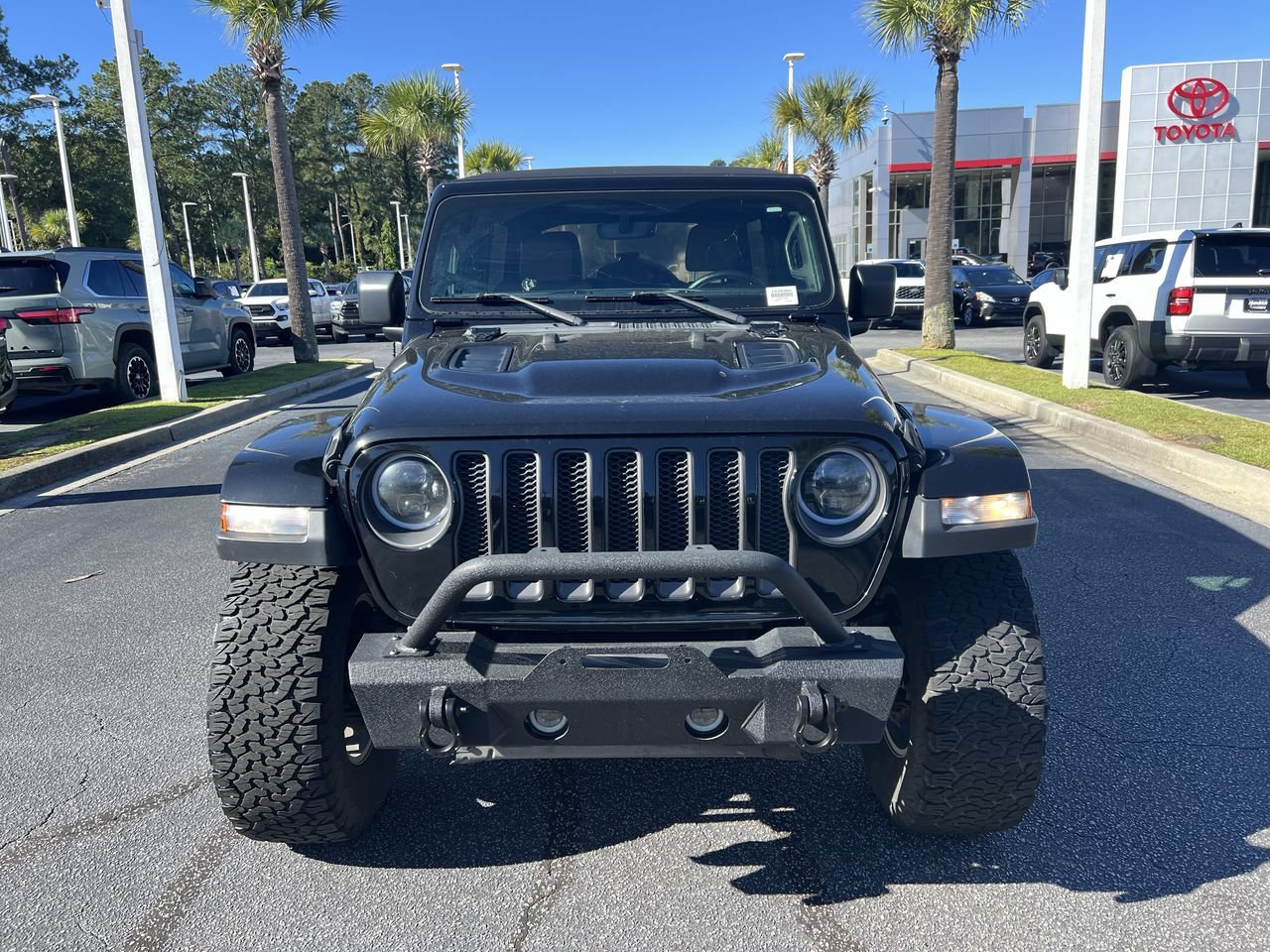 Used 2023 Jeep Wrangler Unlimited Rubicon w/ Xtreme 35 Tire Package AWD/4WD image 3