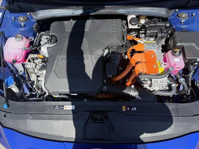Used 2025 Hyundai Elantra Hybrid FWD image 18