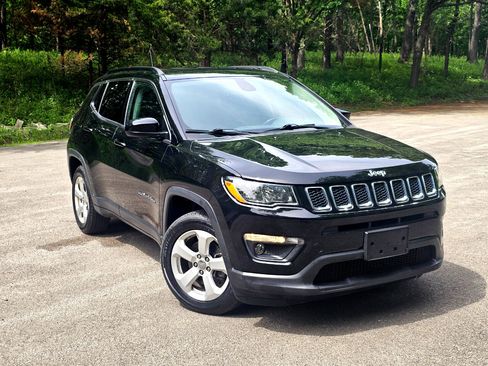 Used 2017 Jeep Compass Latitude w/ Popular Equipment Group image 2