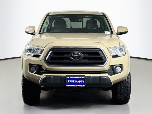 Used 2020 Toyota Tacoma SR5 w/ Technology Package AWD/4WD image 2
