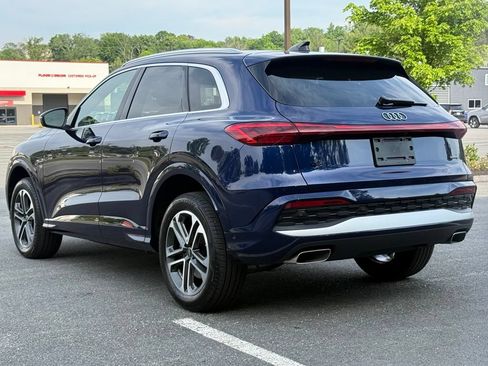 Certified 2025 Audi Q5 Premium w/ Convenience Package AWD/4WD image 4
