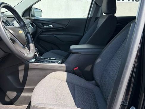 Used 2022 Chevrolet Equinox LT FWD image 16