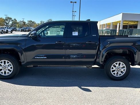 New 2025 Toyota Tacoma SR5 image 4