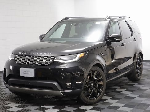 Certified 2025 Land Rover Discovery S image 1