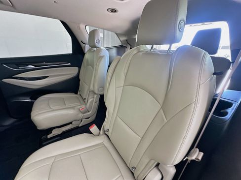 Used 2018 Buick Enclave Essence FWD image 23