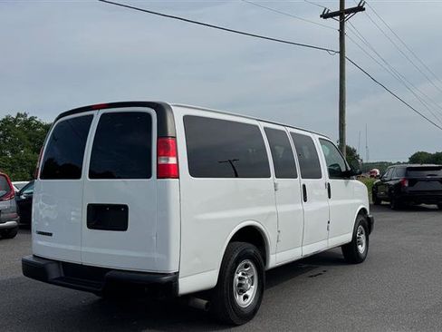 Used 2017 Chevrolet Express 2500 LS RWD image 9