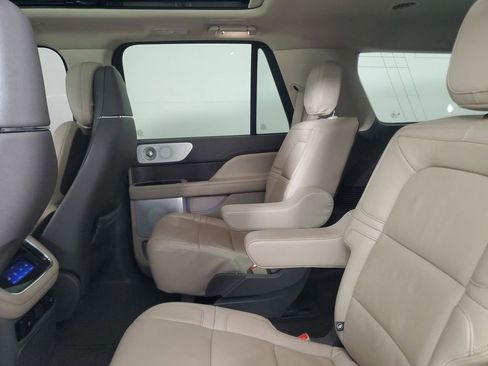 Certified 2022 Lincoln Navigator Reserve image 11