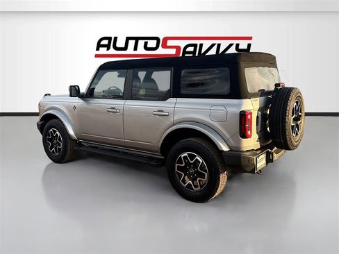 Used 2024 Ford Bronco Outer Banks image 5