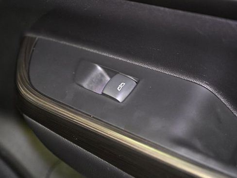 Used 2023 GMC Acadia SLT image 59