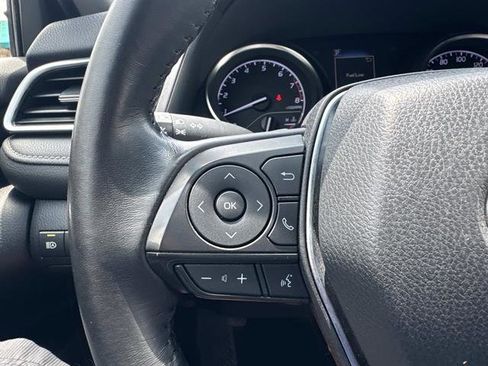 Used 2018 Toyota Camry SE w/ Convenience Package FWD image 20